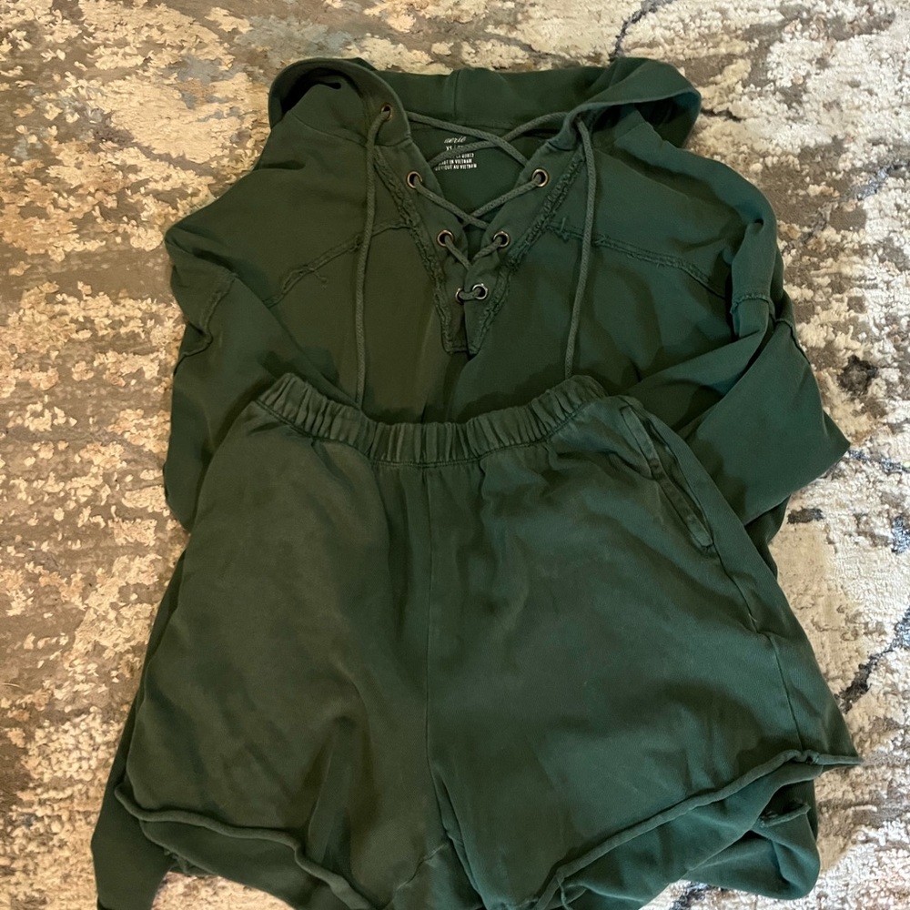 Aerie Travel Set